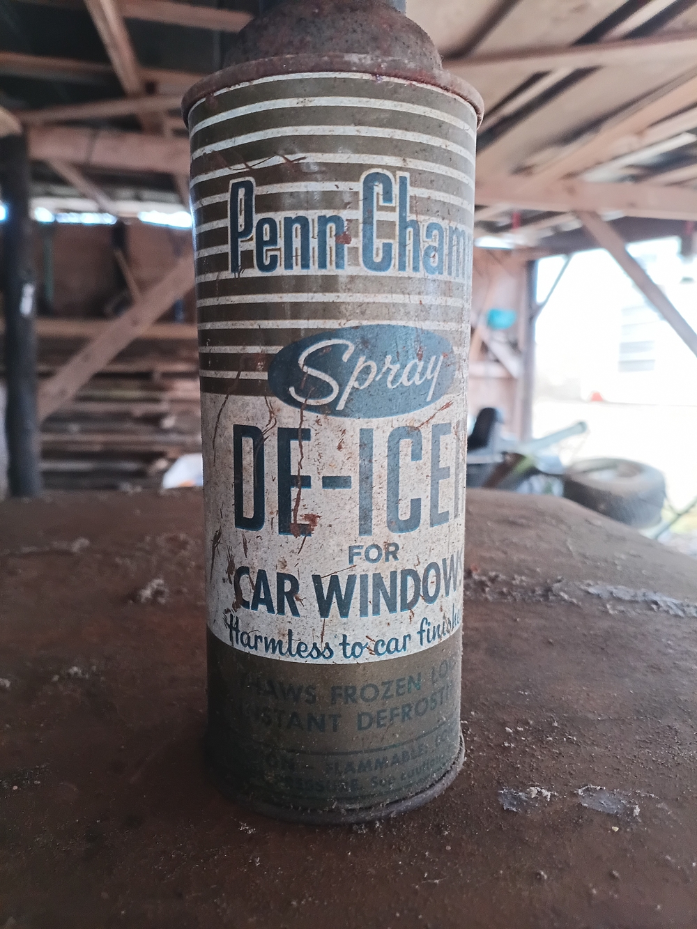 Penn-Champ Spray De-Icer Can - Blue and Cream Vintage Label